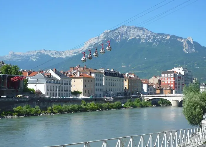 Hotel Premiere Classe Grenoble Nord 3*